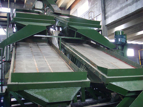 復合肥振動篩篩分化肥現(xiàn)場